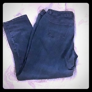 Liz Claiborne slim leg jeans